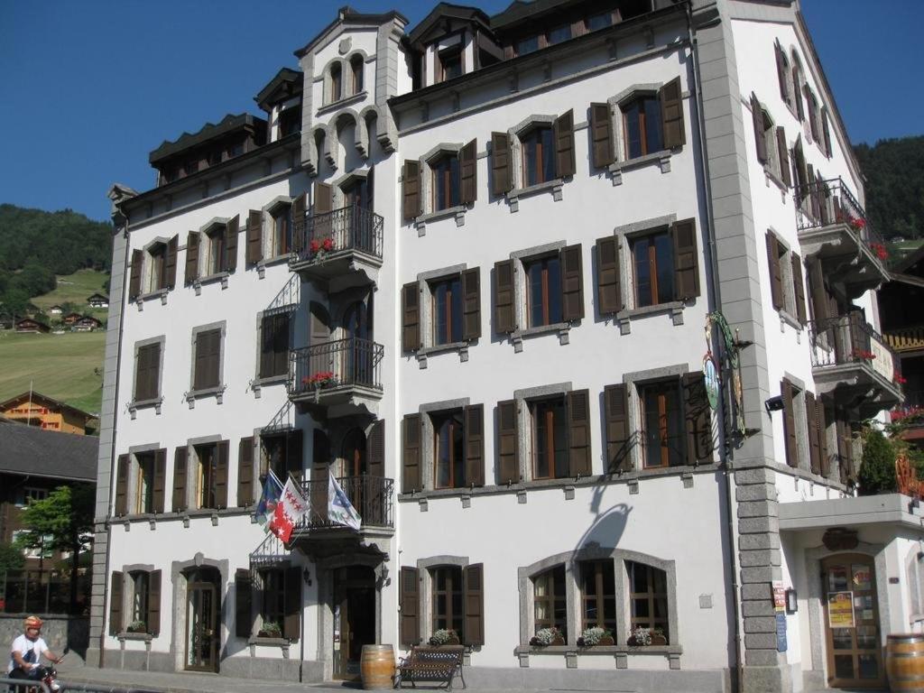 Auberge De La Bourgeoisie Troistorrents Ngoại thất bức ảnh